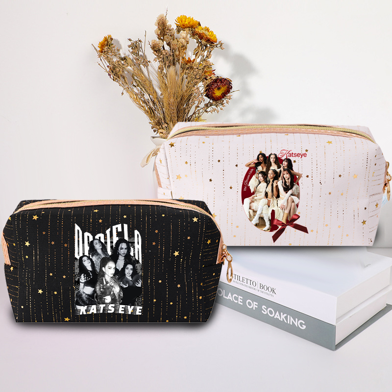 Cosmetic Bags - กระเป๋าเครื่องสำอางแฟชั่น K-POP K-KATSEYE ลายดาวปั๊มร้อน ดีไซน์สวยหรูสำหรับผู้หญิง พร้อมซิปเก็บของ