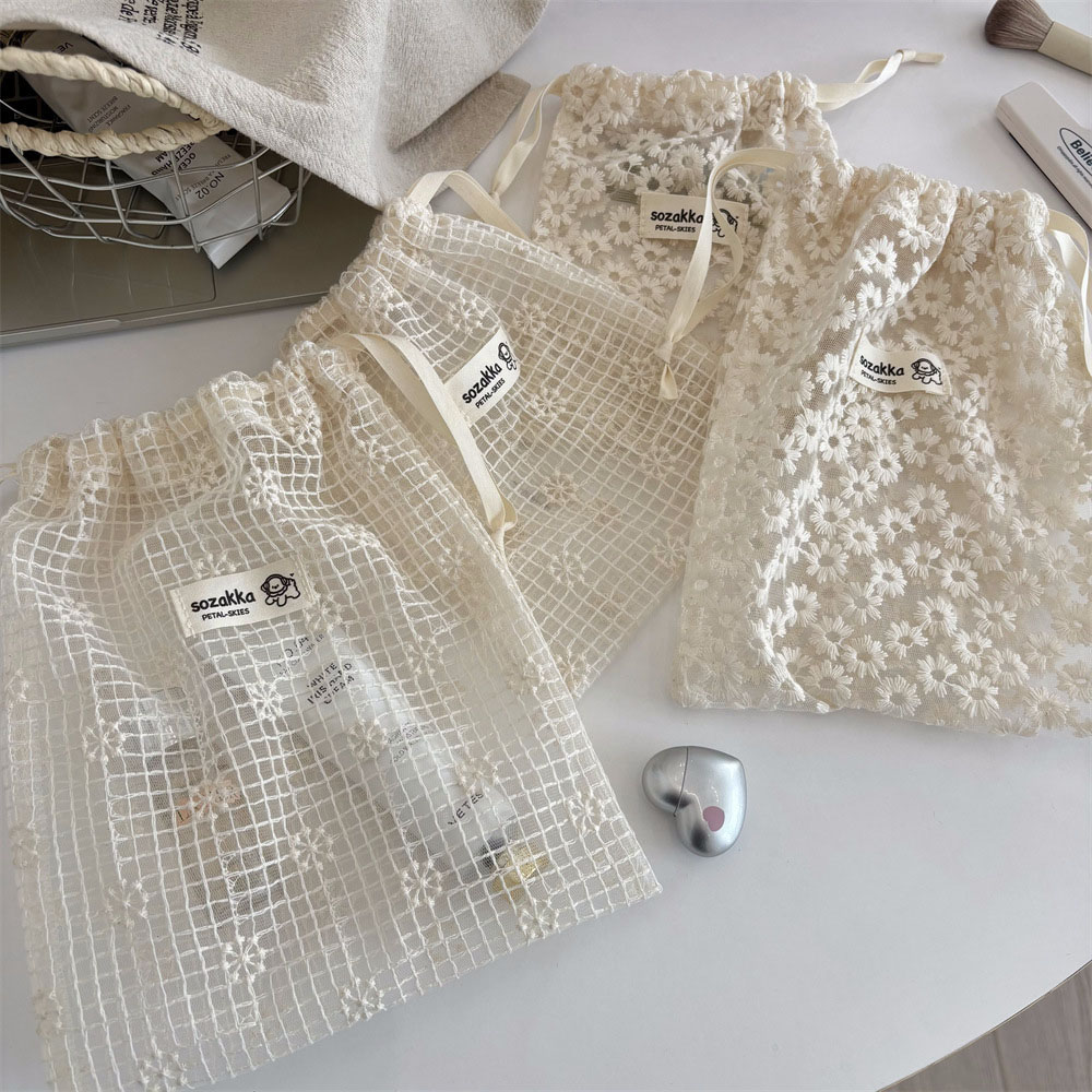 กระเป๋าเครื่องสำอางผ้าตาข่ายปั - Cosmetic Bags บทวิจารณ์และราคา